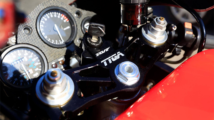 Honda-rvf400-nc45